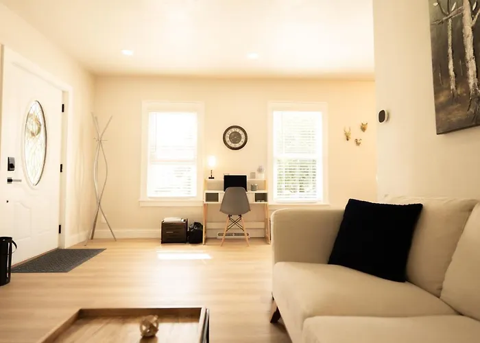 Work, Rest And Gather - Spacious 3br With Modern Charm Dunlap
