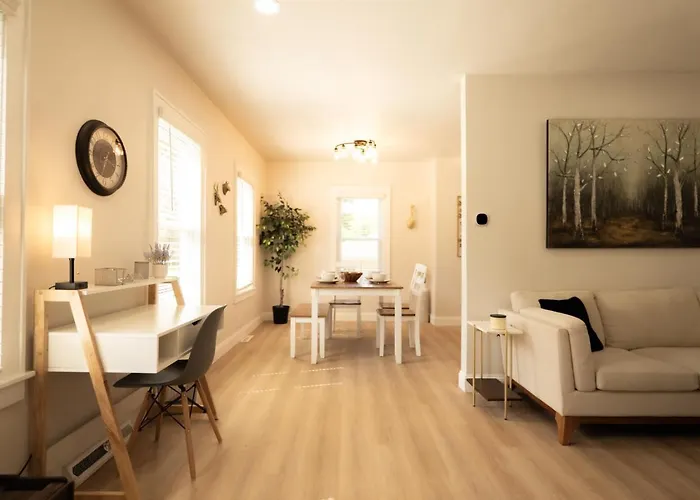 Work, Rest And Gather - Spacious 3br With Modern Charm * Dunlap