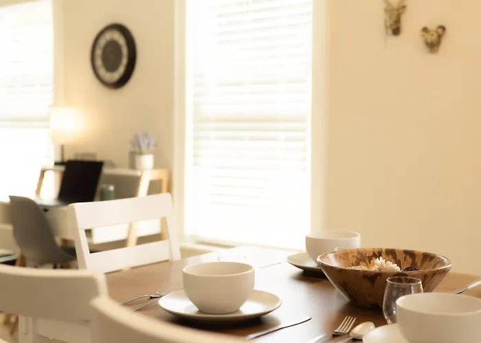 Work, Rest And Gather - Spacious 3br With Modern Charm Casa vacanze *