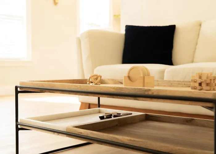 Work, Rest And Gather - Spacious 3br With Modern Charm