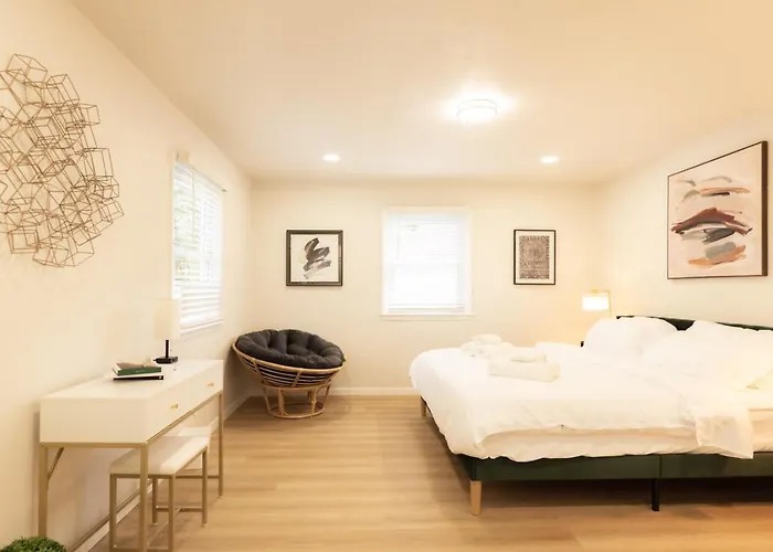 Work, Rest And Gather - Spacious 3br With Modern Charm Dunlap