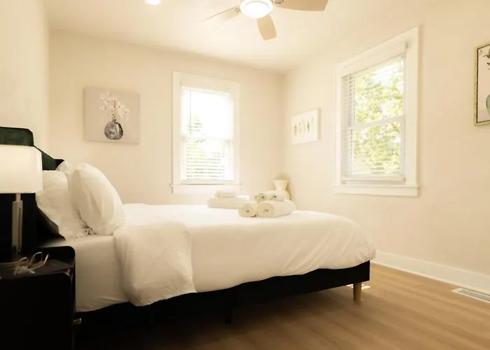 Work, Rest And Gather - Spacious 3br With Modern Charm Casa vacanze