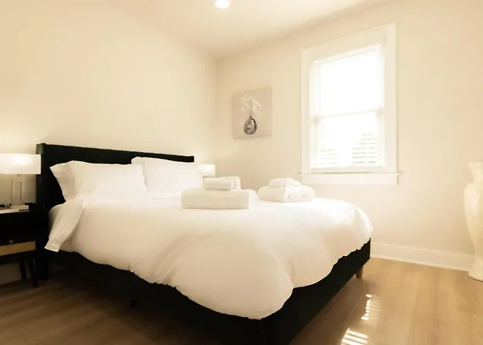 Casa vacanze Work, Rest And Gather - Spacious 3br With Modern Charm *