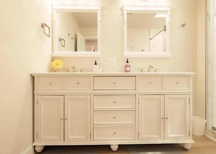 Work, Rest And Gather - Spacious 3br With Modern Charm * Dunlap
