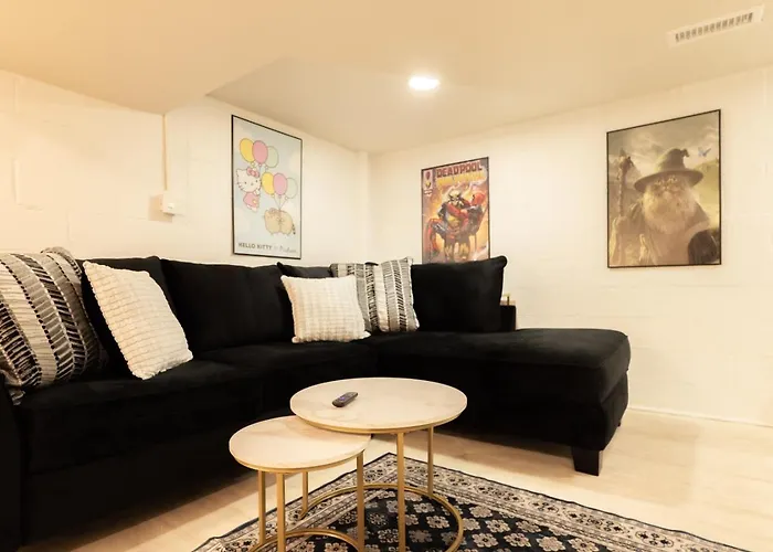 Work, Rest And Gather - Spacious 3br With Modern Charm Dunlap